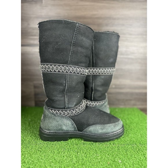 UGG Women’s Sz 6‎ Original Sundance 5605 Black Suede Sheepskin Lining Boots - Picture 2 of 7